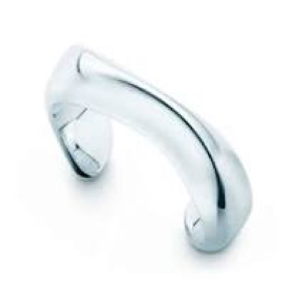 AUTHENTIC TIFFANY & CO RARE PERETTI SILVER SWIRL CUFF. Rare unique shape.
